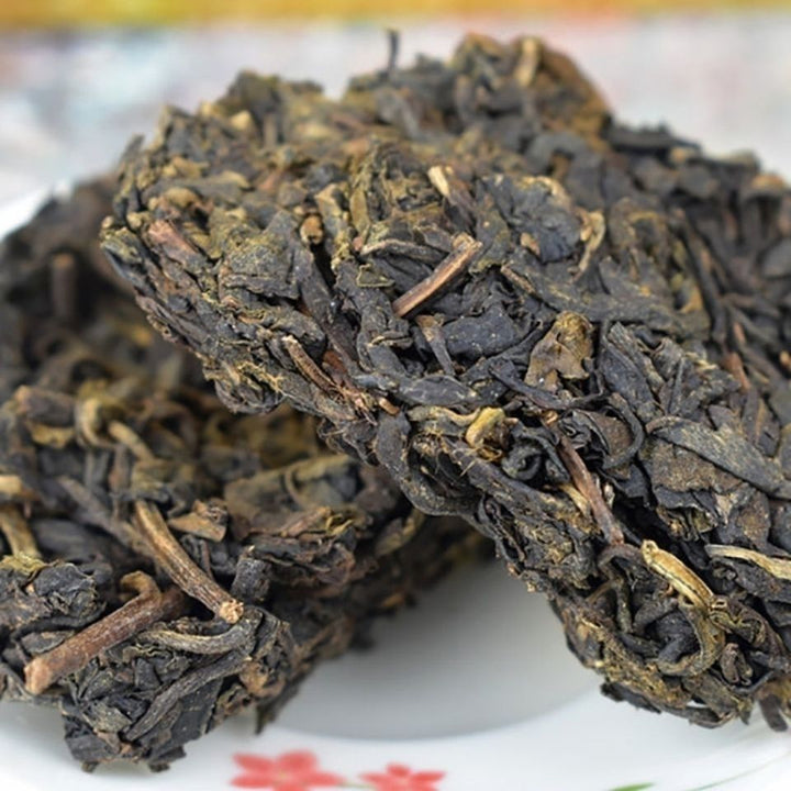 2018 CNNP Liu Bao "Da Shu Jin Hua Zhuan - Te Ji" (Big Tree Golden Flower Brick - Supre Grade - Aged from 2016) Liu Pao, 1000g/Brick Dark Tea,  Wuzhou, Guangxi