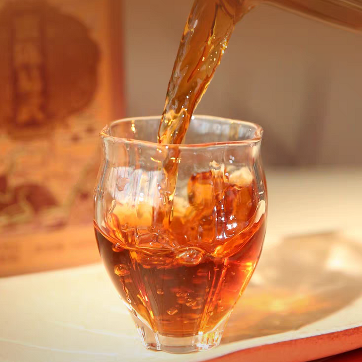 2025 XiaGuan "Mi Chen Yi Wu - Da Shu Long Zhu" (12ys Aged Yiwu - Big Tree Dragon Ball) Tuo 160g/Box Puerh Ripe Tea Shou Cha