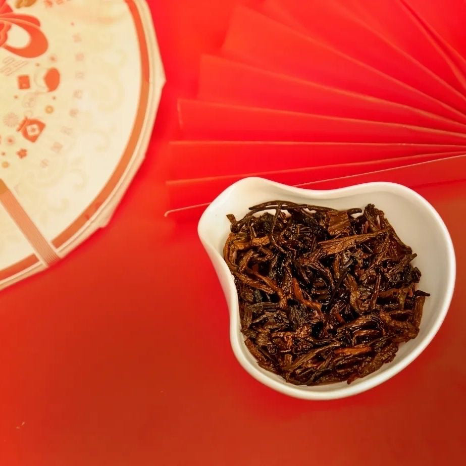 2024 DaYi "Da Yi Hong Yun" (TAE Red Charm) 357g Cake Puerh Shou Cha Ripe Tea