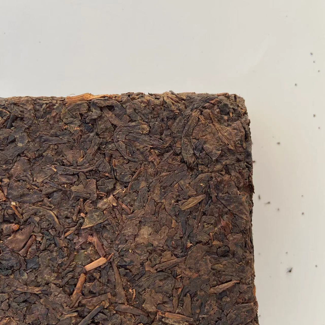 1998 CNNP - BaiShaXi "Te Zhi - Fu Zhuan" (Special - Fu Brick) 800g Tea, Dark Tea, Hunan Province.