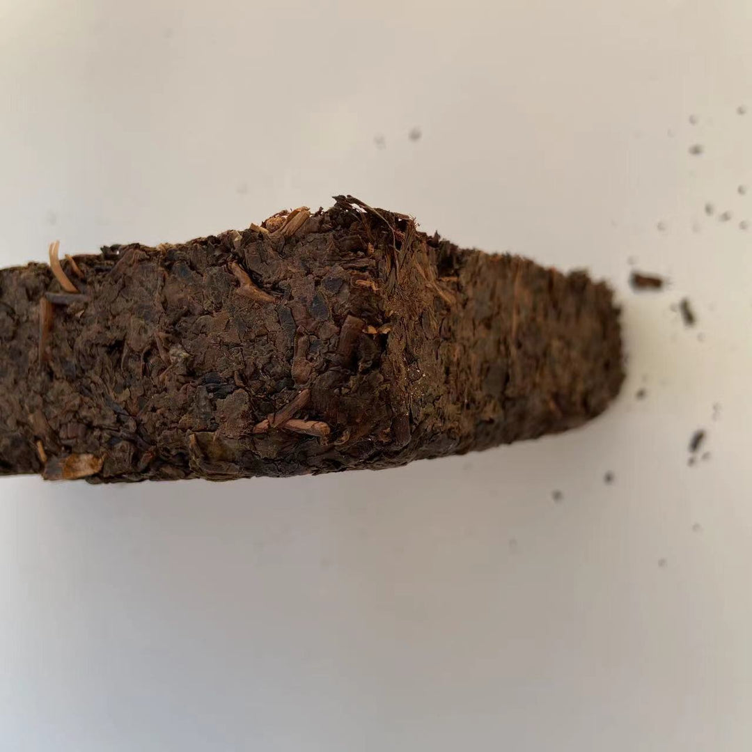 1998 CNNP - BaiShaXi "Te Zhi - Fu Zhuan" (Special - Fu Brick) 800g Tea, Dark Tea, Hunan Province.