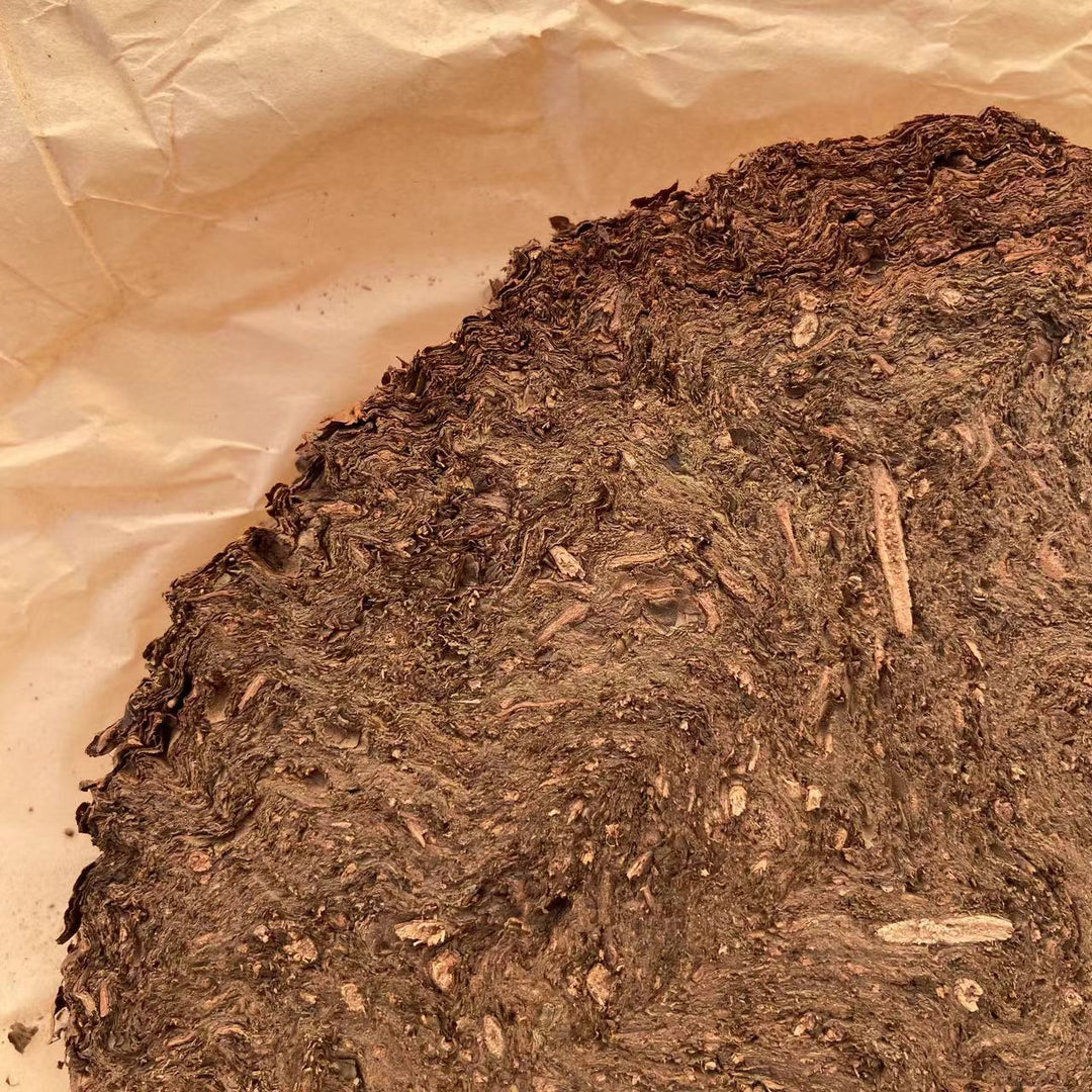 2009 AnHua "Qian Liang Cha" Cake Around 750g, Dark Tea, Hunan Province.