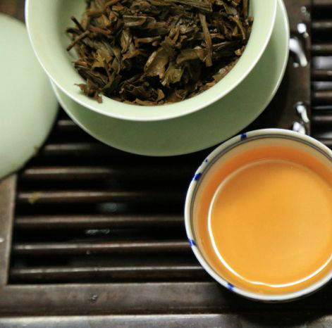 2009 DaYi "Da Yi Hong" (Red TAE) Cake 357g Puerh Sheng Cha Raw Tea