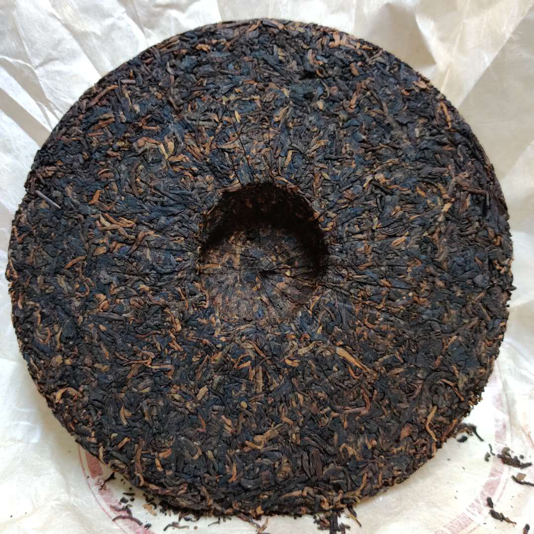 [ Sold Out] 2010 TMK "Jin Ya Gong" (Tribute Golden Bud - Lincang) Cake 357g Puerh Ripe Tea Shou Cha