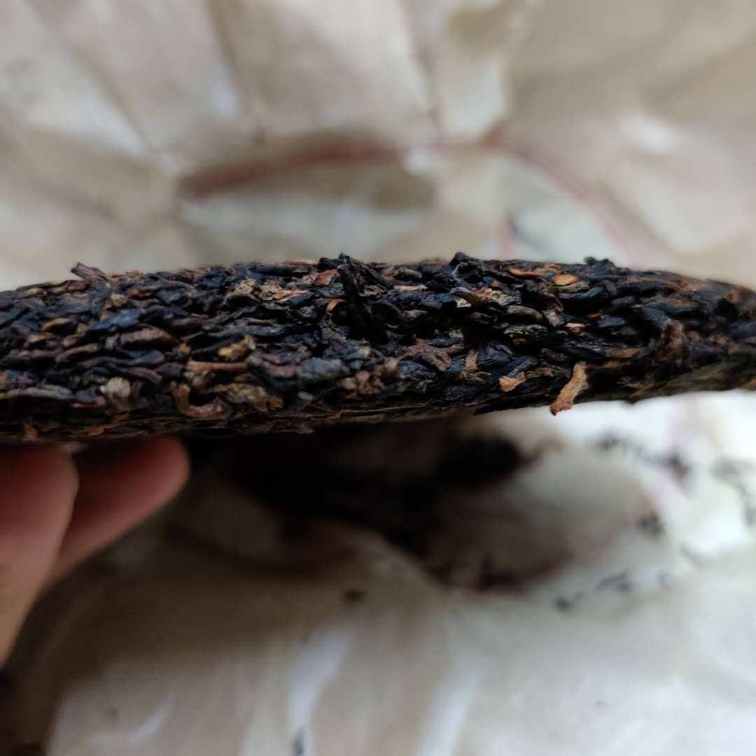[ Sold Out] 2010 TMK "Jin Ya Gong" (Tribute Golden Bud - Lincang) Cake 357g Puerh Ripe Tea Shou Cha