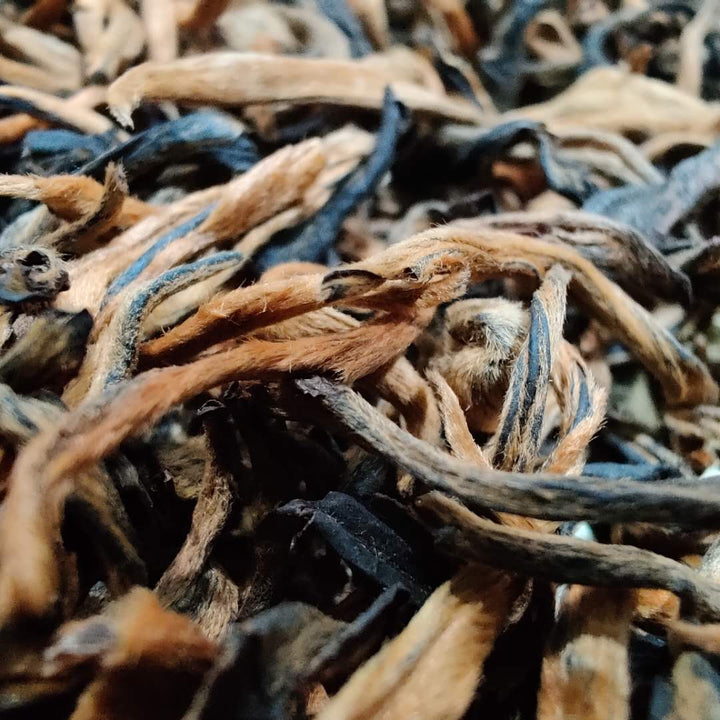 2016 Black Tea "Gu Shu Shai Hong"  (Old Tree Hong Cha - Sun Dried), Loose Leaf Tea, Dian Hong, FengQing, Yunnan
