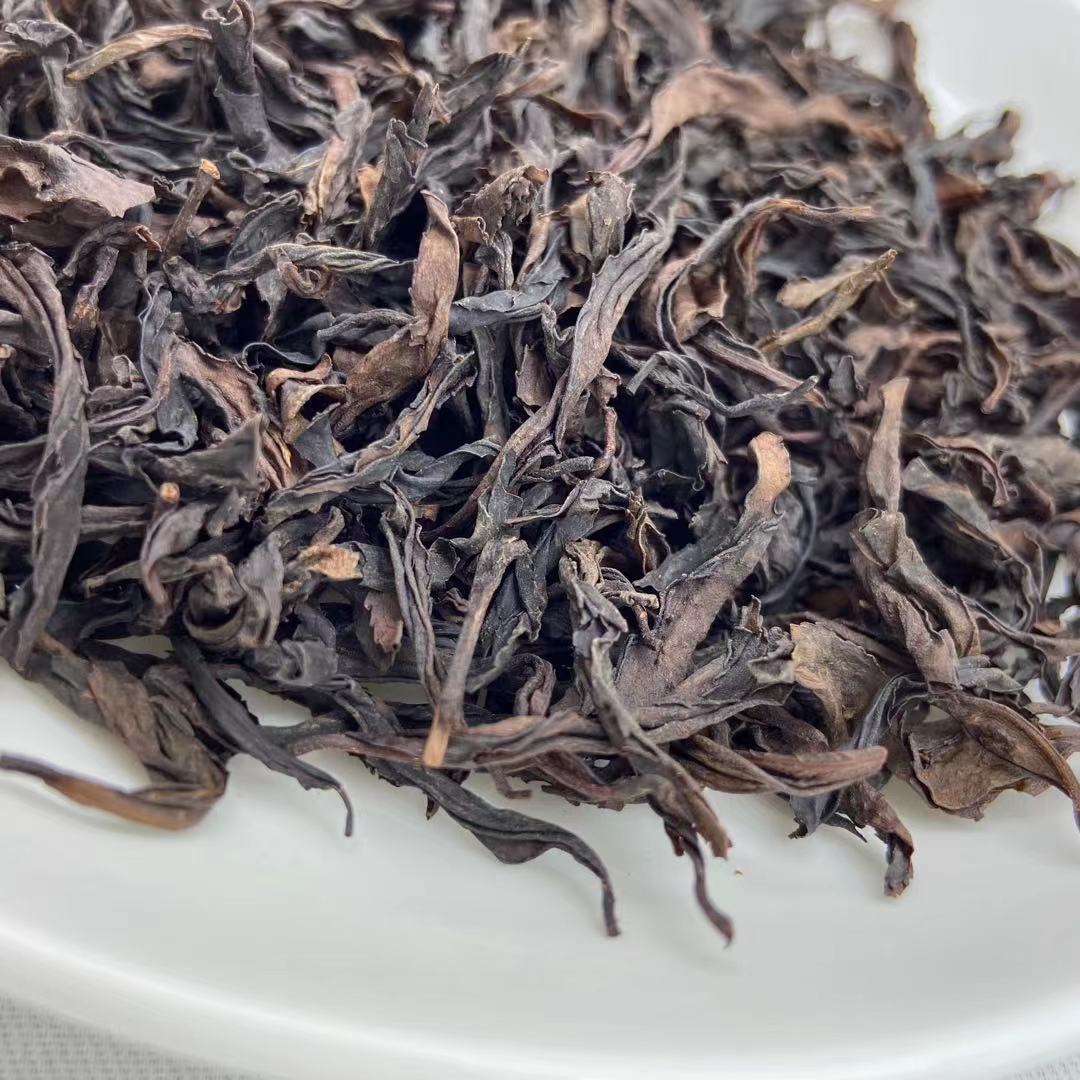 Spring "Que She"(Sparrow Tongue) Heavy-Roasted A++ Grade Wuyi Yancha, Rock / Cliff Oolong Tea