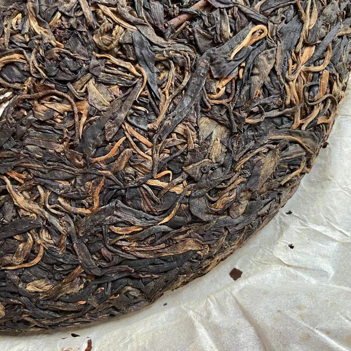 2009 LaoManEr "Yi Wu - Zao Chun" (Yiwu - Early Spring) 400g Puerh Sheng Cha Raw Tea