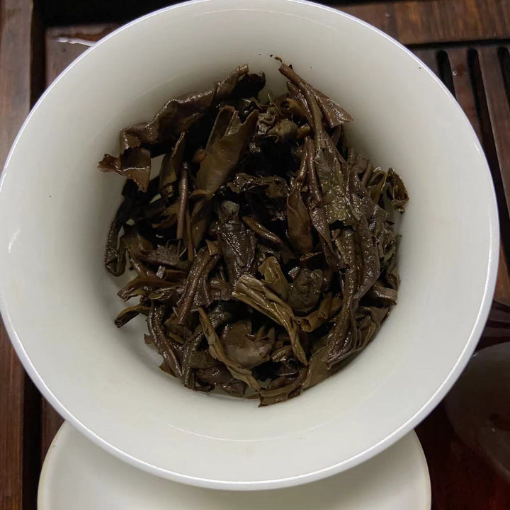 2009 LaoManEr "Yi Wu - Zao Chun" (Yiwu - Early Spring) 400g Puerh Sheng Cha Raw Tea