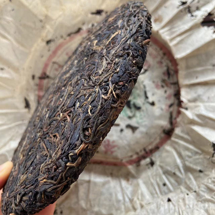 2003 YongPinHao "Yi Wu - Ye Sheng" (Yiwu Mountain - Wild Tea) Cake 400g, Puerh Sheng Cha Raw Tea