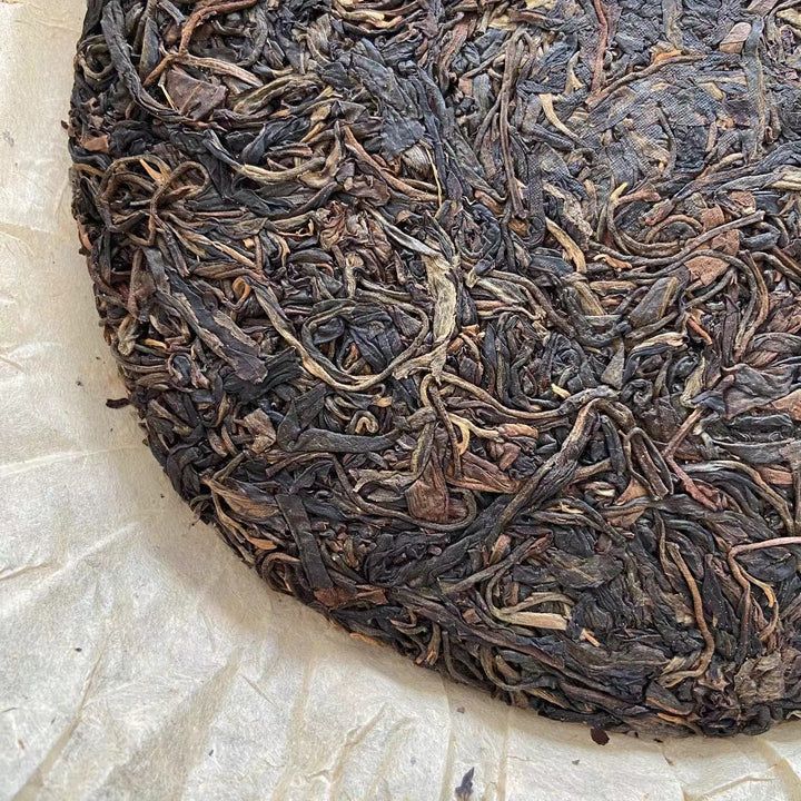 2003 YongPinHao "Yi Wu - Ye Sheng" (Yiwu Mountain - Wild Tea) Cake 400g, Puerh Sheng Cha Raw Tea