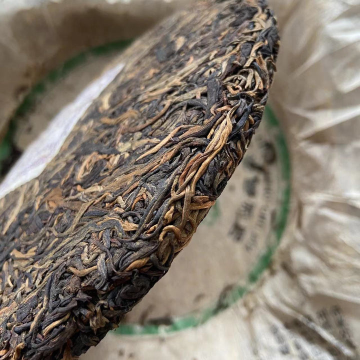 2006 DianGui "Jing Mai - Qian Nian Gu Shu" (Jingmai Mountain - Millennial Old Tree) Cake 357g, Puerh Sheng Cha Raw Tea, Mengku