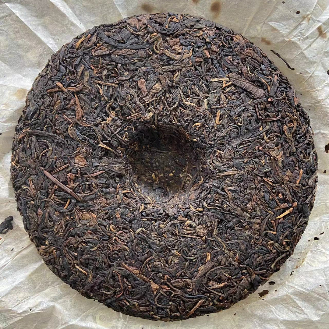 2006 CNNP Puerh "8001 - Jing Mai Gu Shu" (8001 - Jingmai Old Tree) Cake 380g Puerh Sheng Cha Raw Tea