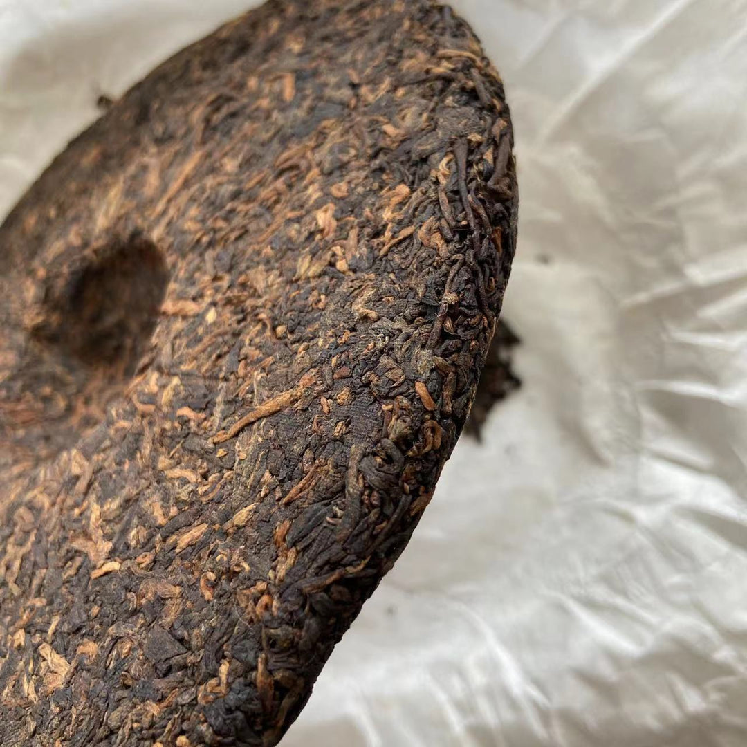 2016 MengKu RongShi "Gong Ting" (Palace) Cake 400g Puerh Ripe Tea Shou Cha