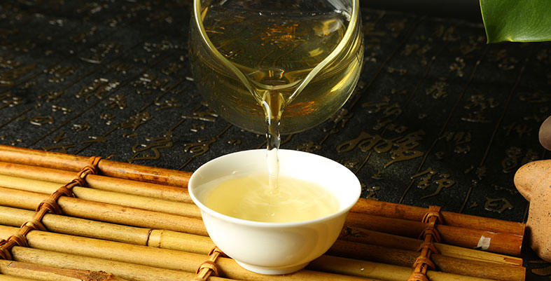 2016 ChenShengHao "Ba Wang Qing Bing" (King Green Cake) 357g Puerh Raw Tea Sheng Cha