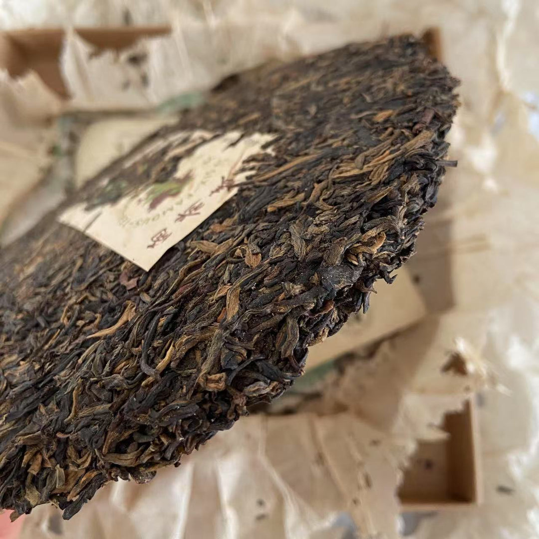 2003 LiuDaChaShan "Yi Bang - Ye Sheng Cha" (Yibang Mountain - Wild Tea ) Cake 357g Puerh Raw Tea Sheng Cha