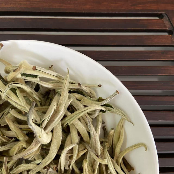 2025 Early Spring White Tea "Da Bai Ya - Yue Guang Bai" (Giant White Bud - Moonlight) A++ Grade, Loose Leaf Tea, JingGu BaiCha, YunNan Province.