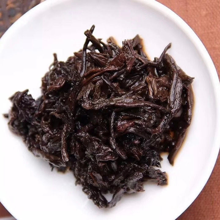 2017 LaoTongZhi "Chun Xiang Bing Cha" (Mellow Fragrant Cake) 357g Puerh Ripe Tea Shou Cha