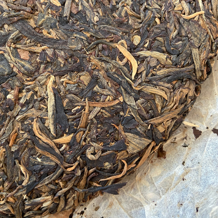 2005 ChunCheng "Yi Wu Chun Jian" (Yiwu Spring Bud) Cake 400g Puerh Raw Tea Sheng Cha