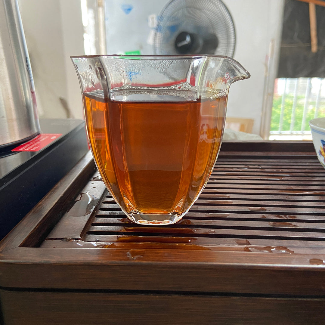 2005 LiMing "Sheng Tai Gong Bing" (Organic Tribute Cake) Cake 357g Puerh Sheng Cha Raw Tea, Meng Hai.