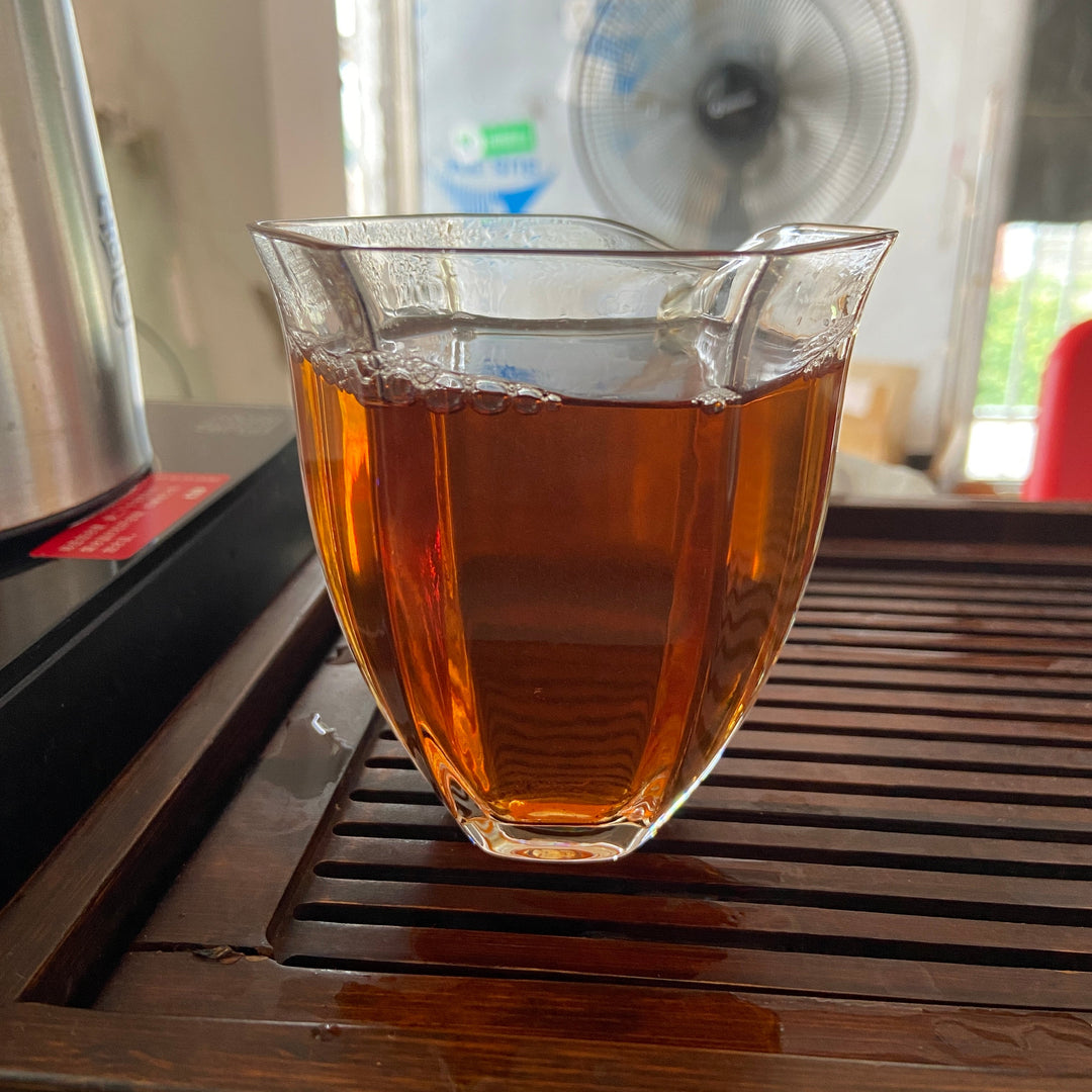 2005 FuHai "Yi Wu Zheng Shan - Ye Sheng Cha" (Yiwu Mountain - Wild Tea) Cake 357g Puerh Raw Tea Sheng Cha