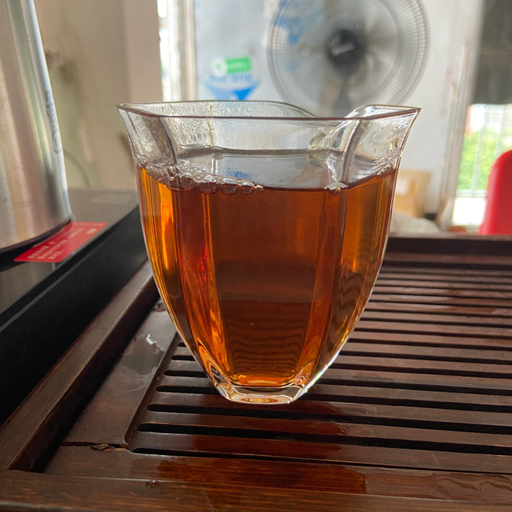 2005 FuHai "Yi Wu Zheng Shan - Ye Sheng Cha" (Yiwu Mountain - Wild Tea) Cake 357g Puerh Raw Tea Sheng Cha