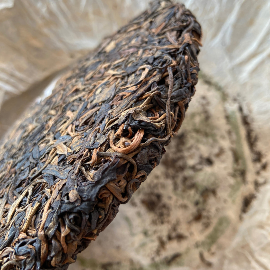 2004 ChangTai "Chang Tai Hao - Ye Sheng Ji Pin - Bu Lang" ( Wild Premium - Bulang)  Cake 400g Puerh Raw Tea Sheng Cha