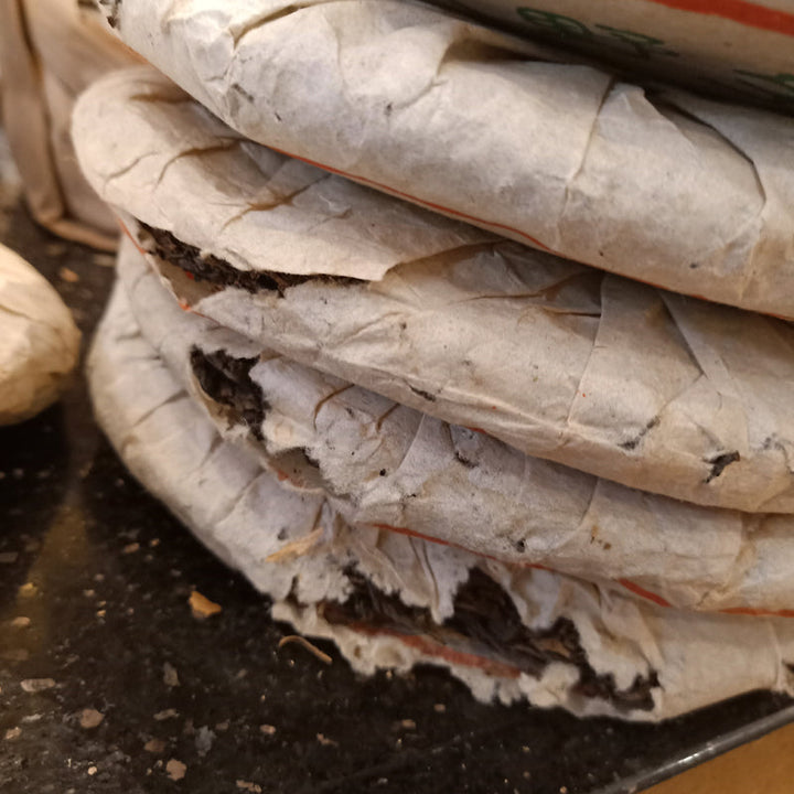 2000 LaoTongZhi "Yi Wu Shan Ye Sheng" (Yiwu Wild Leaf Cake) Cake 357g Puerh Sheng Cha Raw Tea
