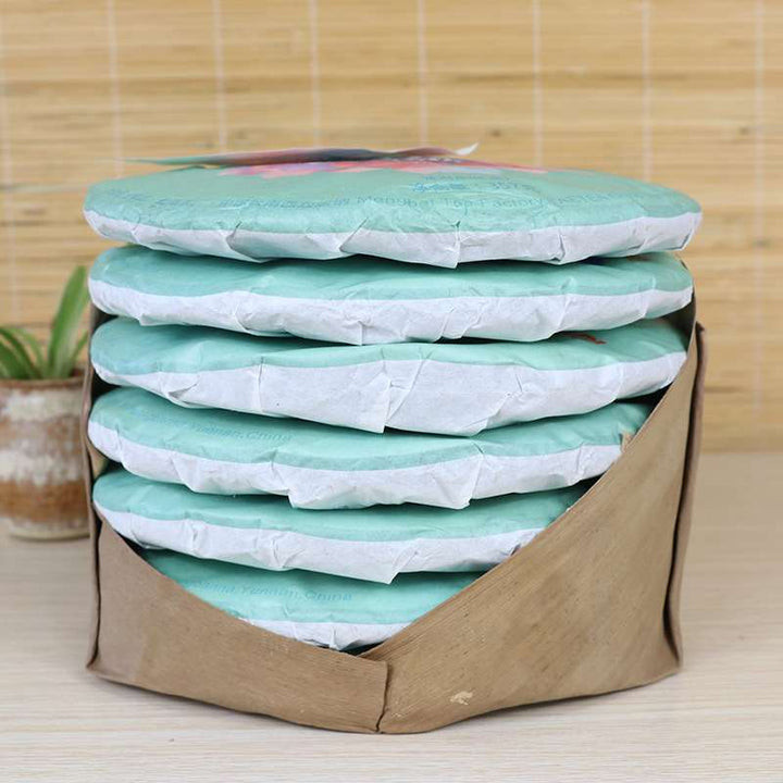 2017 DaYi "Yi Tuan Chun Yi" (Overwhelming Spring ) Cake 357g Puerh Sheng Cha Raw Tea