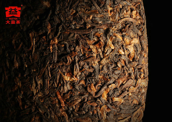 2021 DaYi "Long Zhu" (Dragon Pillar) Cake 357g Puerh Shou Cha Ripe Tea