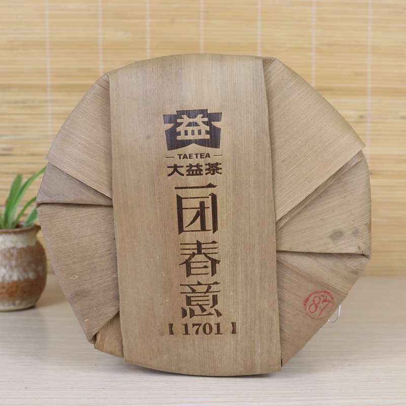 2017 DaYi "Yi Tuan Chun Yi" (Overwhelming Spring ) Cake 357g Puerh Sheng Cha Raw Tea