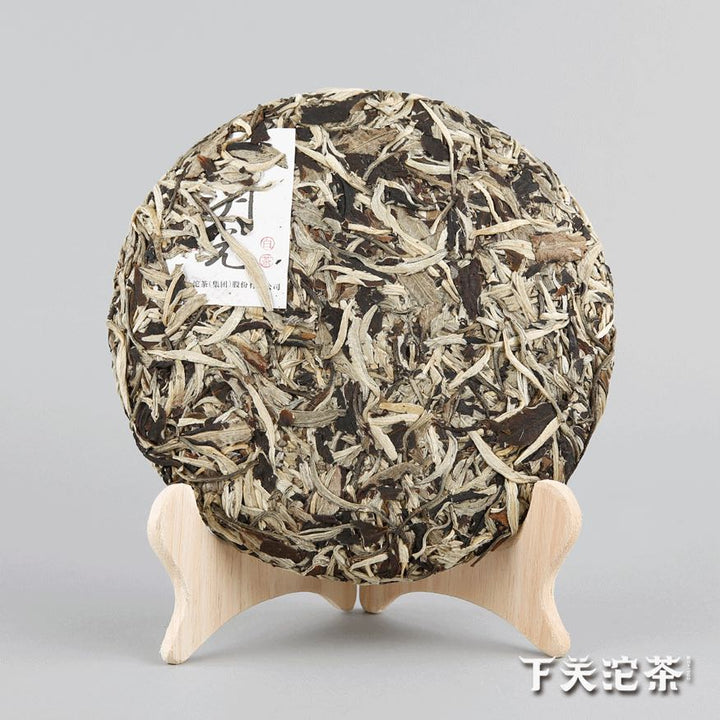 2016 XiaGuan "Yue Guang" (Moon Light) Cake 360g Bai Cha White Tea