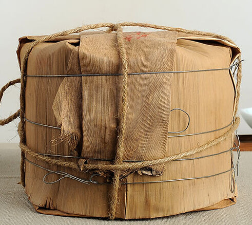 2007 DaYi "Gong Ting" (Tribute Puer) Cake 200g Puerh Shou Cha Ripe Tea