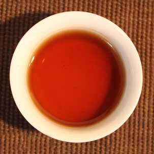 2005 DaYi "Jin Zhen Bai Lian" (Golden Needle White Lotus) Cake 250g Puerh Shou Cha Ripe Tea