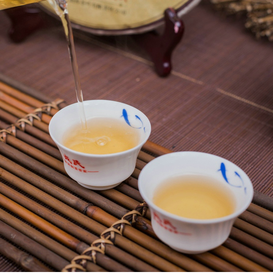 2015 MengKu RongShi "Ben Wei Da Cheng" (Original Flavor Great Achievement) Cake 500g Puerh Raw Tea Sheng Cha