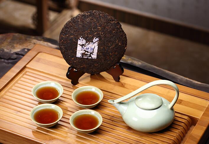 2007 DaYi "Jin Zhen Bai Lian" (Golden Needle White Lotus) Cake 357g Puerh Shou Cha Ripe Tea