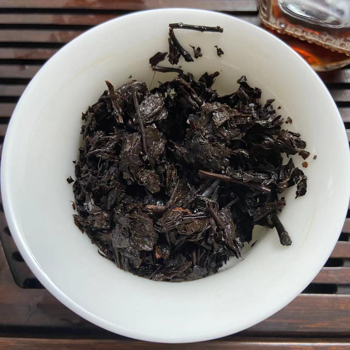1998 CNNP - BaiShaXi "Te Zhi - Fu Zhuan" (Special - Fu Brick) 800g Tea, Dark Tea, Hunan Province.
