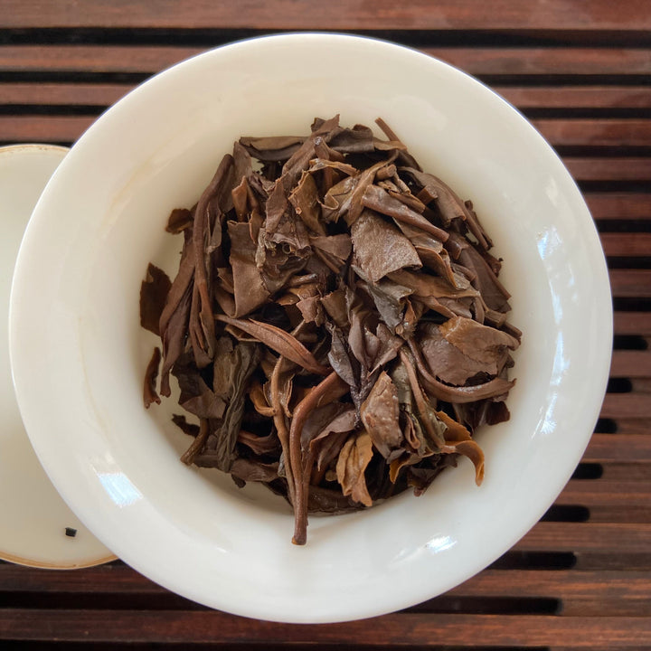 2004 ChangTai "Chang Tai Hao - Ye Sheng Ji Pin - Bu Lang" ( Wild Premium - Bulang)  Cake 400g Puerh Raw Tea Sheng Cha