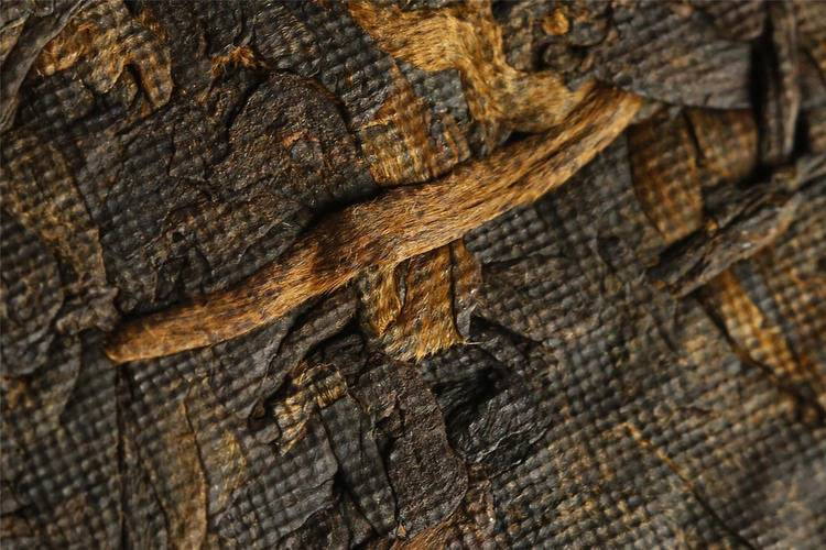 2013 LaoTongZhi "Liu Jin Sui Yue" (Golden Times) Cake 357g Puerh Shou Cha Ripe Tea