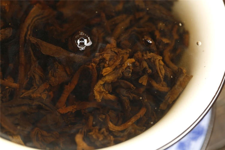 2013 LaoTongZhi "Liu Jin Sui Yue" (Golden Times) Cake 357g Puerh Shou Cha Ripe Tea