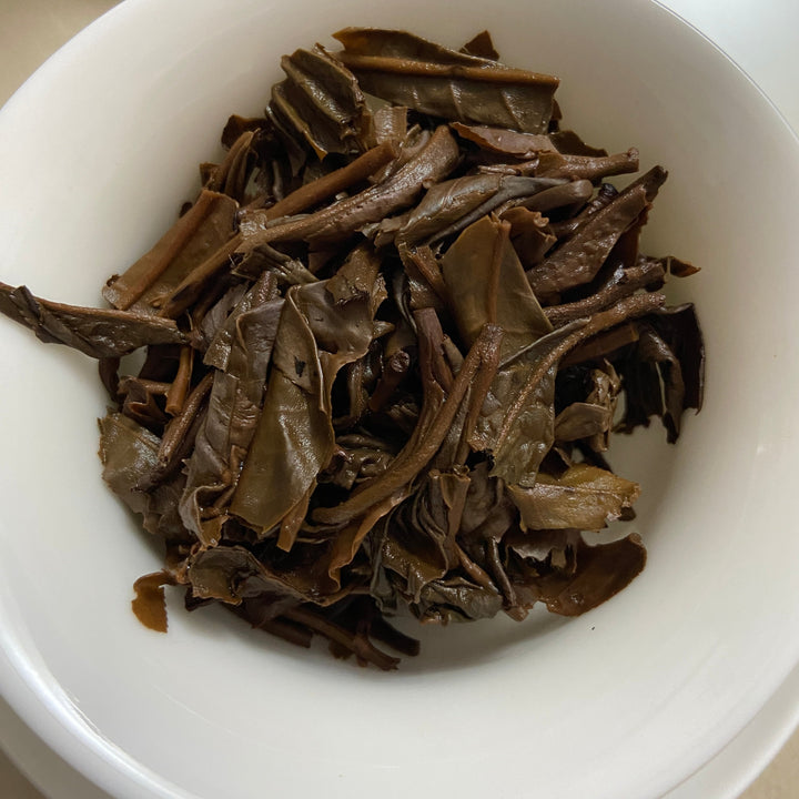 2005 FuHai "Yi Wu Zheng Shan - Ye Sheng Cha" (Yiwu Mountain - Wild Tea) Cake 357g Puerh Raw Tea Sheng Cha