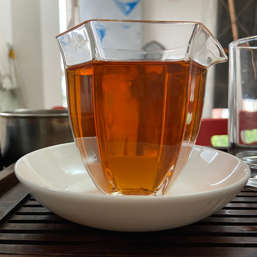 2005 JiXing "Gao Shan Qiao Mu Yu Qian" (High Mountain Arbor Tree Early Spring) Cake 400g Puerh Raw Tea Sheng Cha